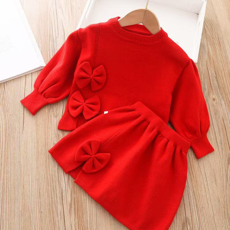 Ensemble sweat-shirt et jupe à - Winter Clothing That Starts With O avis et prix