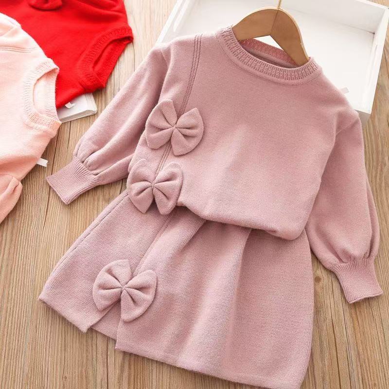 Ensemble sweat-shirt et jupe à - Winter Clothing That Starts With O avis et prix