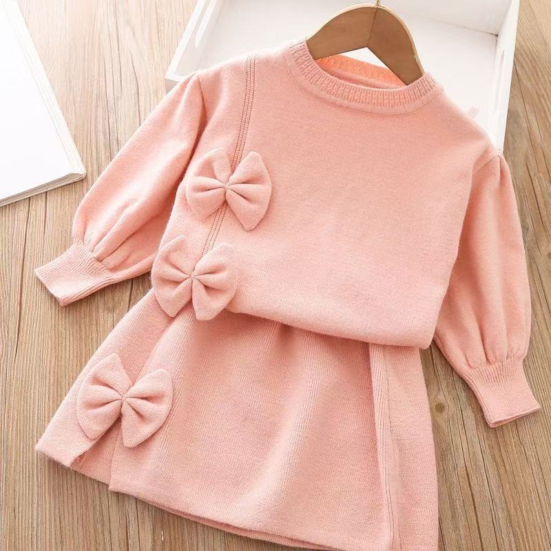 Ensemble sweat-shirt et jupe à - Winter Clothing That Starts With O avis et prix